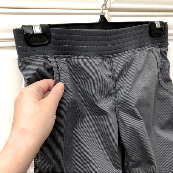 EUC Ivivva lightweight crop track pants - Picture 3 of 13